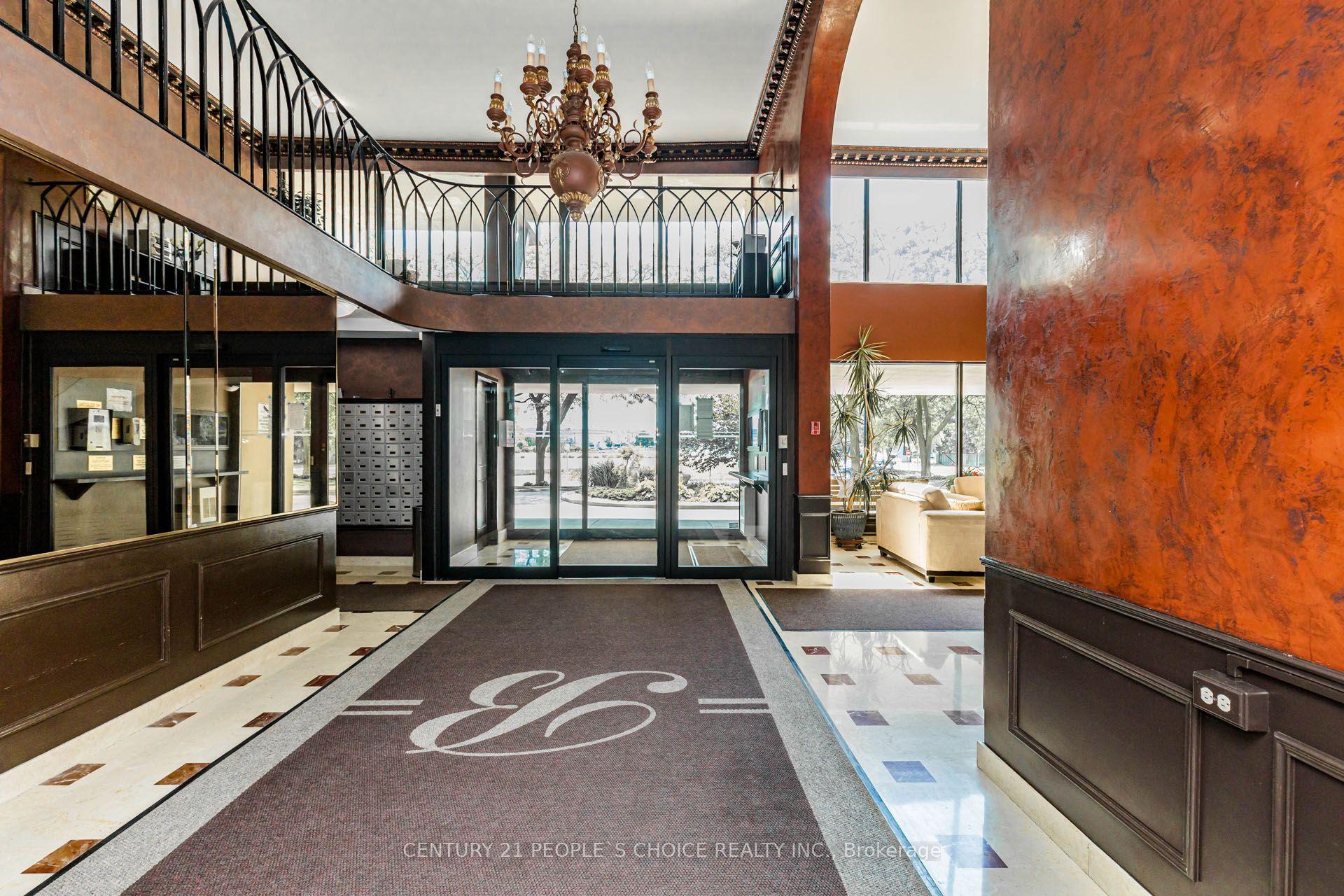 Photo 4 of Unit 1203, 301 Frances Avenue, Hamilton, Lakeshore — HOMEH