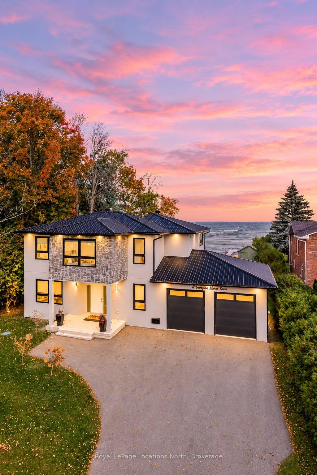 Photo 3 of 11 Georgian Manor Drive, Collingwood — HOMEH