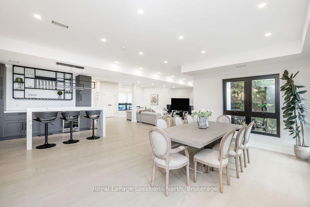 Photo 14 of 11 Georgian Manor Drive, Collingwood — HOMEH