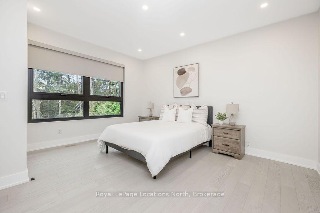 Photo 38 of 11 Georgian Manor Drive, Collingwood — HOMEH
