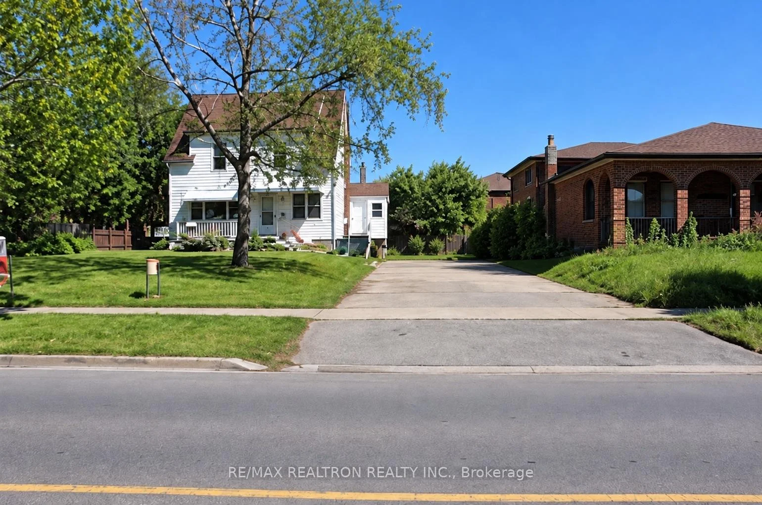 Photo 2 of 154 Crestwood Road, Vaughan, Crestwood-Springfarm-Yorkhill — HOMEH