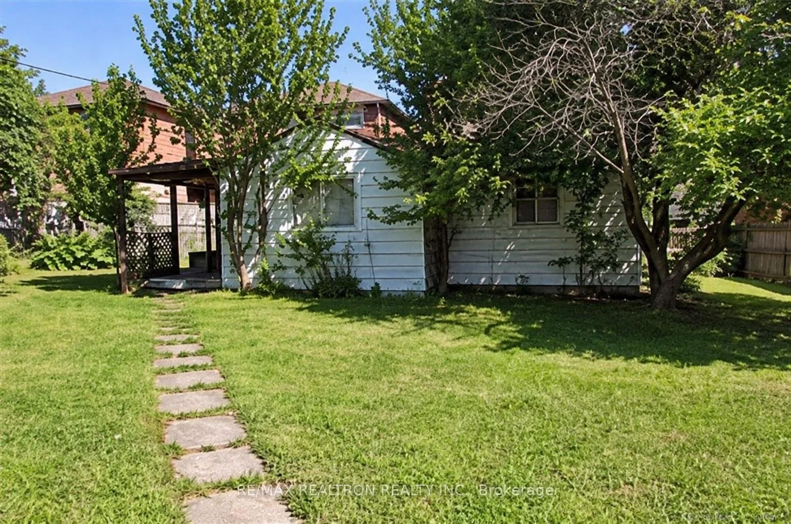 Photo 3 of 154 Crestwood Road, Vaughan, Crestwood-Springfarm-Yorkhill — HOMEH