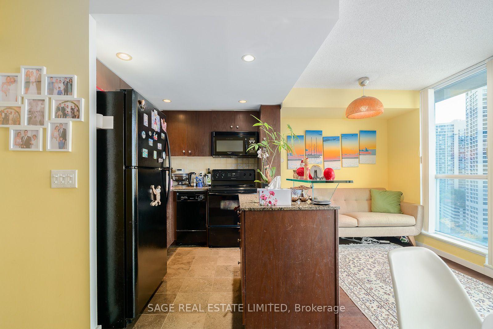 Photo 9 of Unit 1705, 208 Queens Quay W, Toronto, Waterfront Communities — HOMEH
