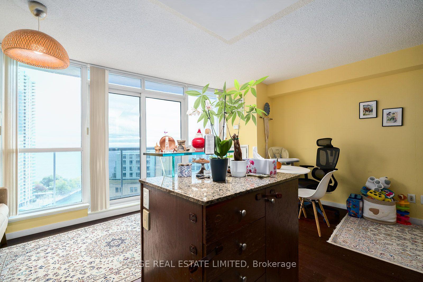 Photo 13 of Unit 1705, 208 Queens Quay W, Toronto, Waterfront Communities — HOMEH