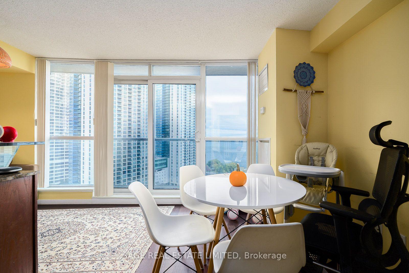 Photo 14 of Unit 1705, 208 Queens Quay W, Toronto, Waterfront Communities — HOMEH