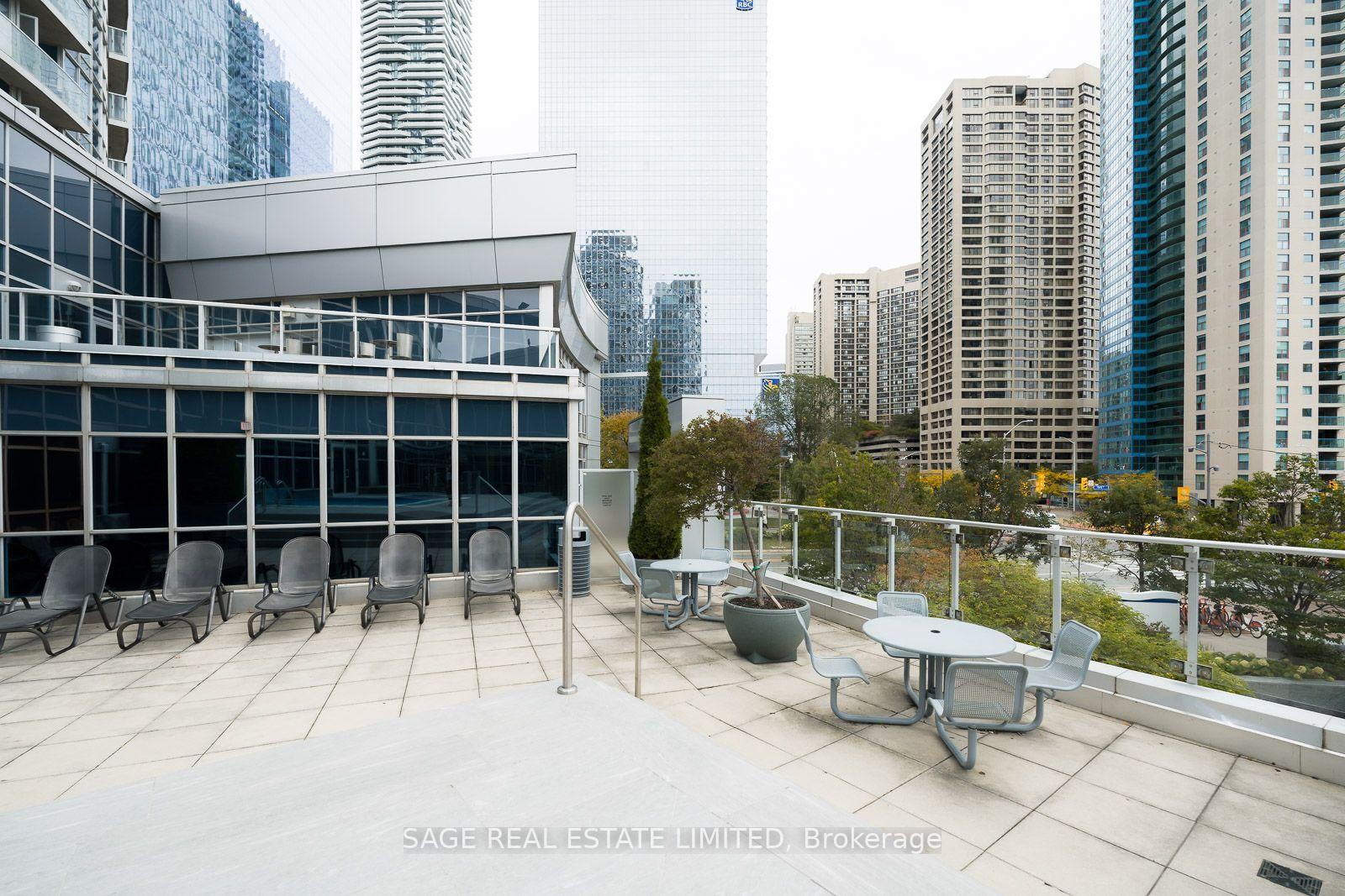 Photo 30 of Unit 1705, 208 Queens Quay W, Toronto, Waterfront Communities — HOMEH