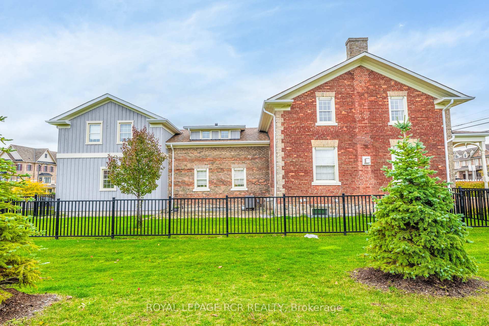 Photo 2 of 10961 Victoria Square Boulevard, Markham, Victoria Square — HOMEH