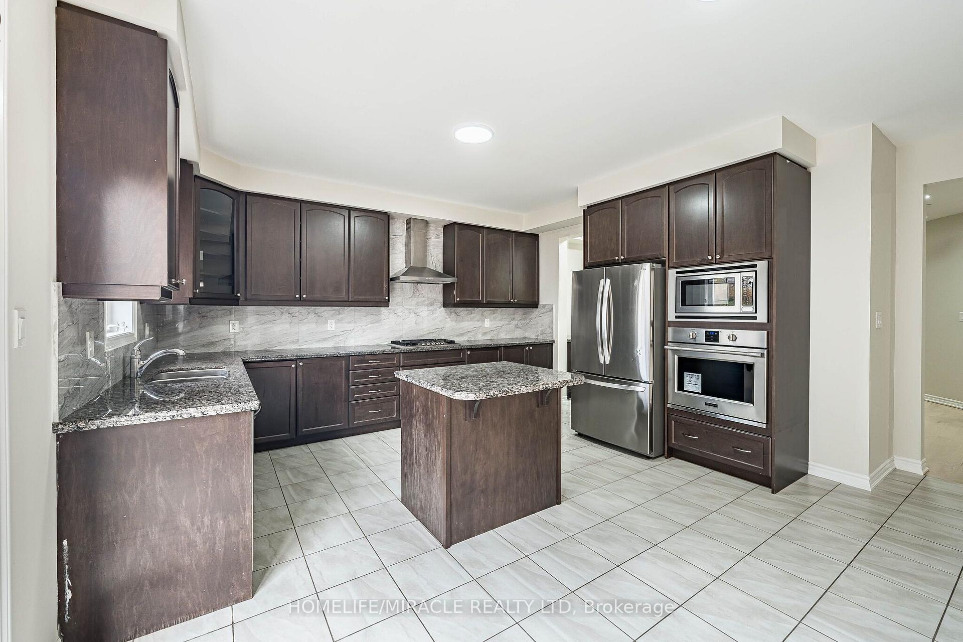 Photo 10 of 372 Remembrance Road, Brampton, Northwest Brampton — HOMEH