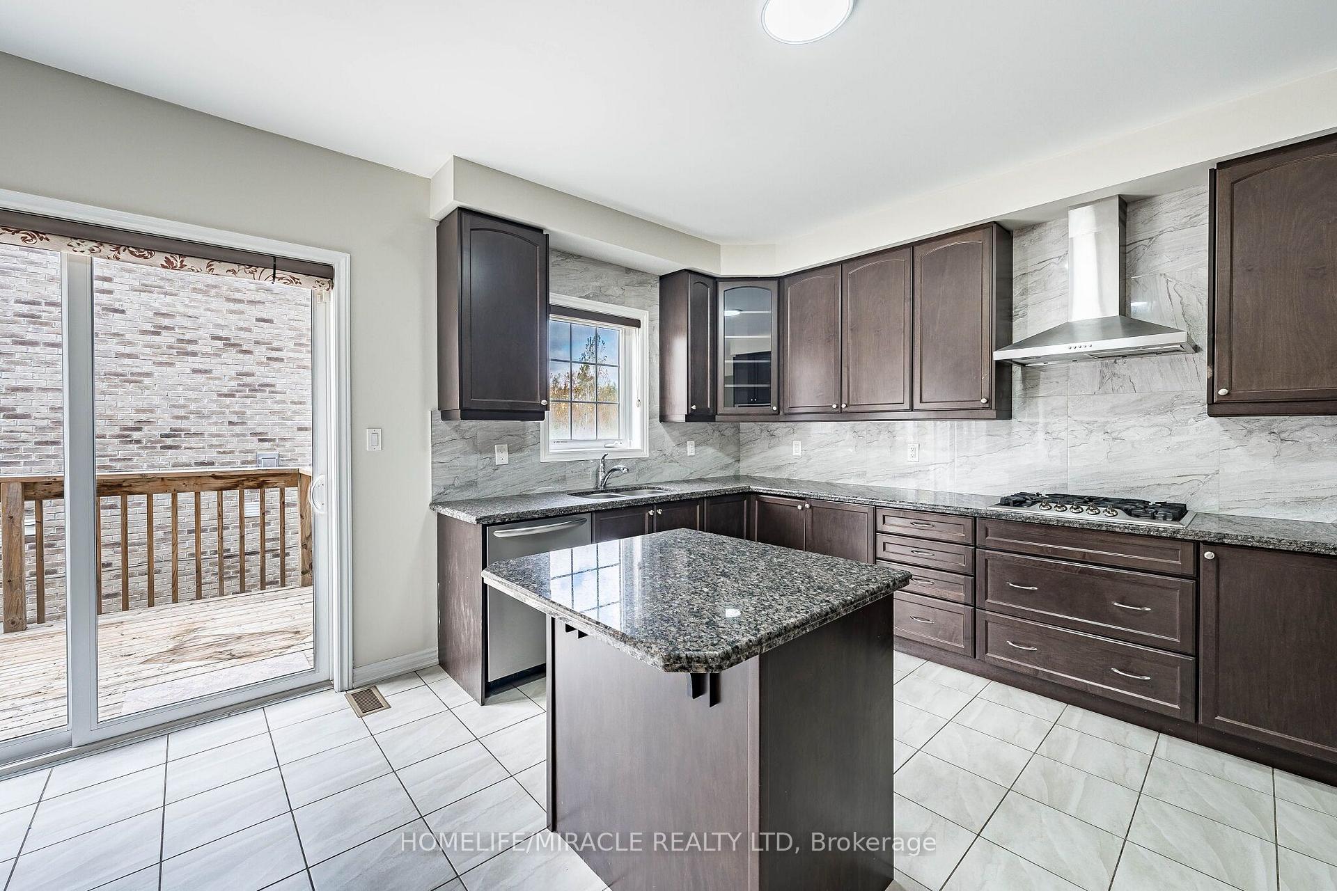 Photo 12 of 372 Remembrance Road, Brampton, Northwest Brampton — HOMEH