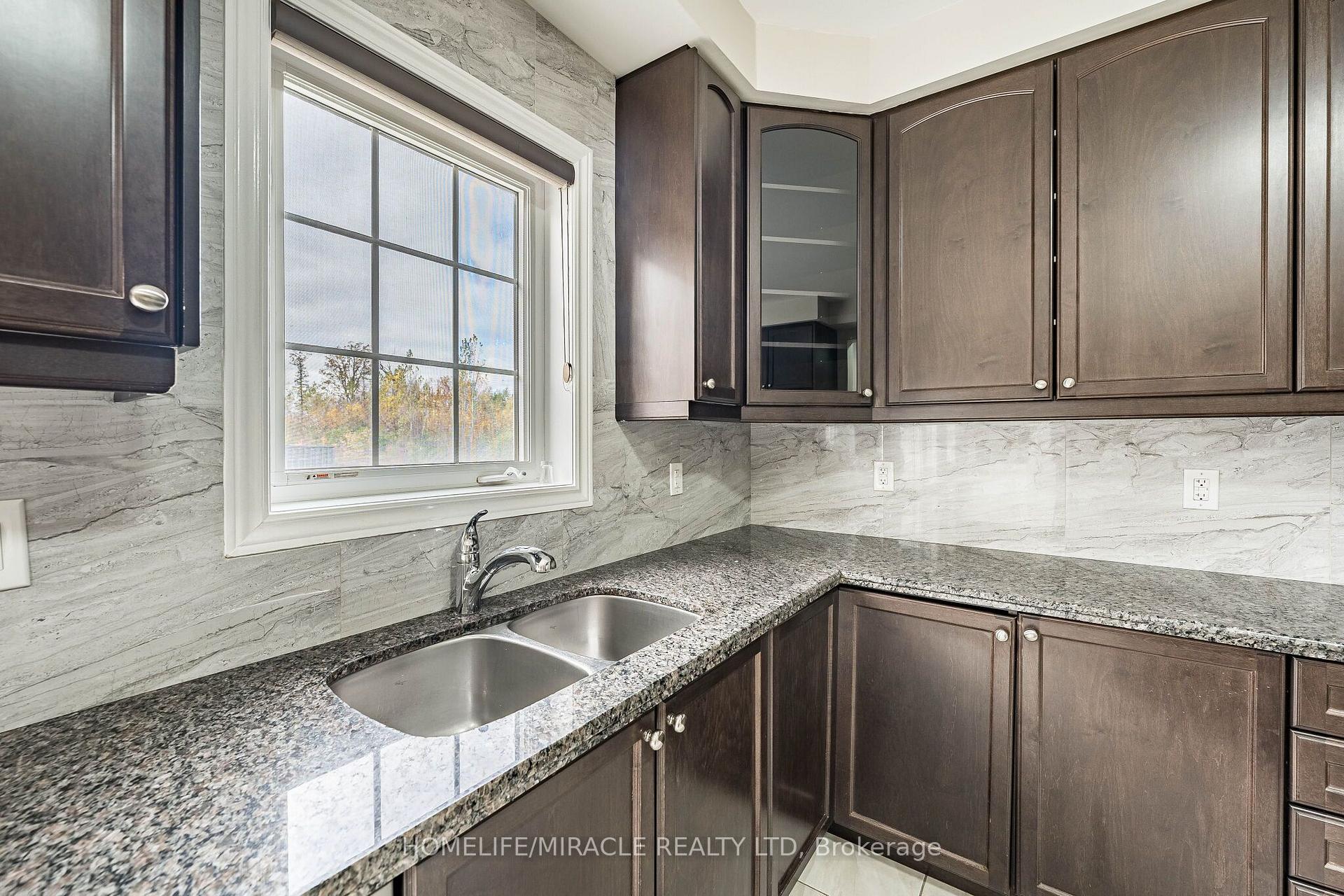 Photo 14 of 372 Remembrance Road, Brampton, Northwest Brampton — HOMEH