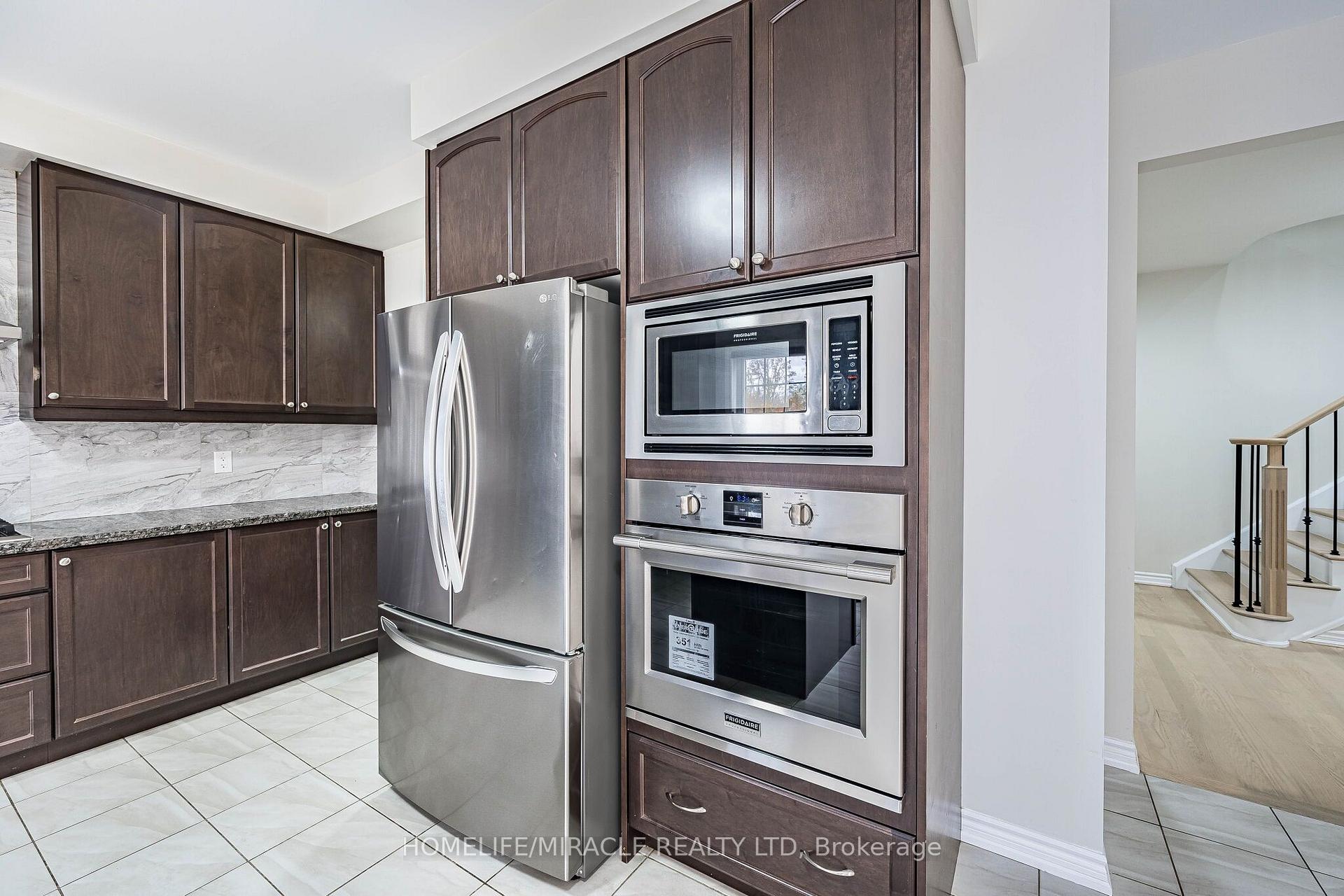 Photo 17 of 372 Remembrance Road, Brampton, Northwest Brampton — HOMEH