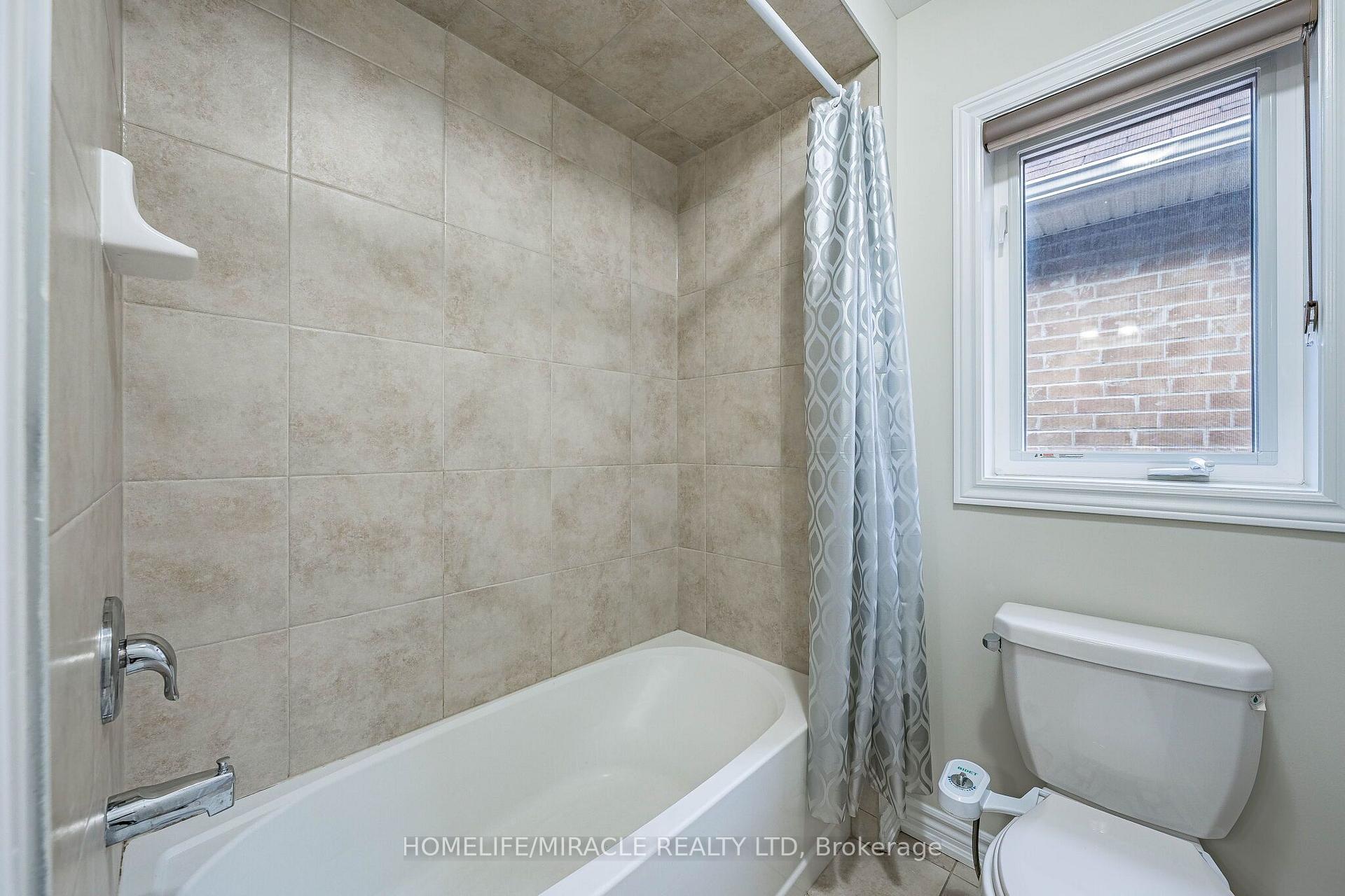 Photo 44 of 372 Remembrance Road, Brampton, Northwest Brampton — HOMEH