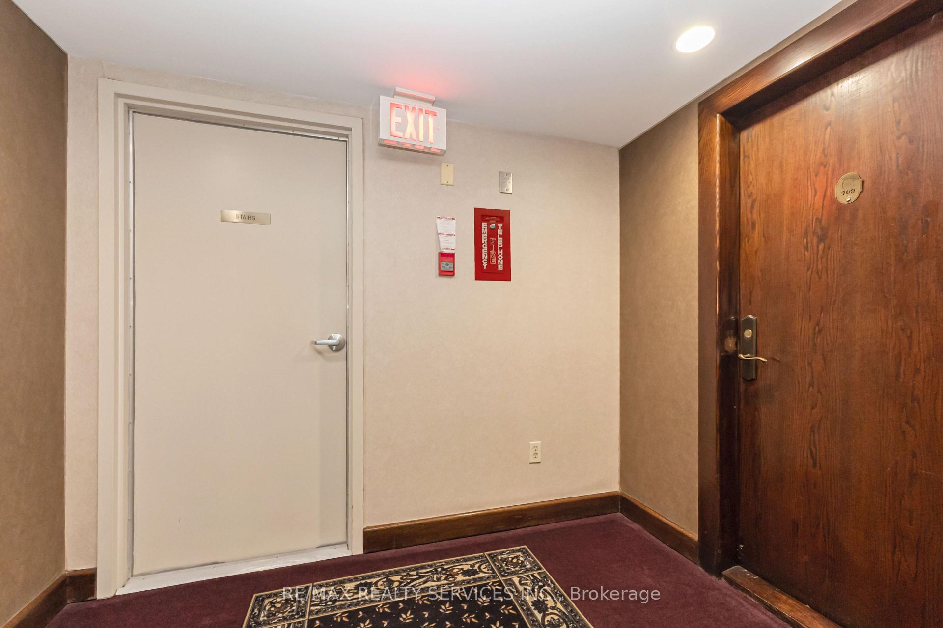 Photo 4 of Unit 709, 22 Hanover Road, Brampton, Queen Street Corridor — HOMEH
