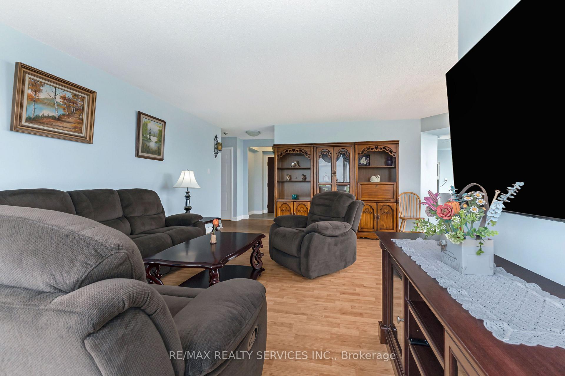 Photo 7 of Unit 709, 22 Hanover Road, Brampton, Queen Street Corridor — HOMEH