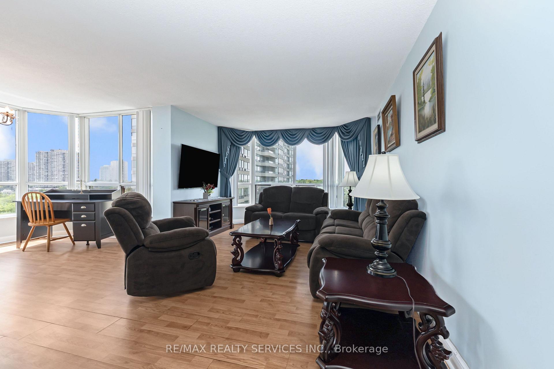 Photo 8 of Unit 709, 22 Hanover Road, Brampton, Queen Street Corridor — HOMEH