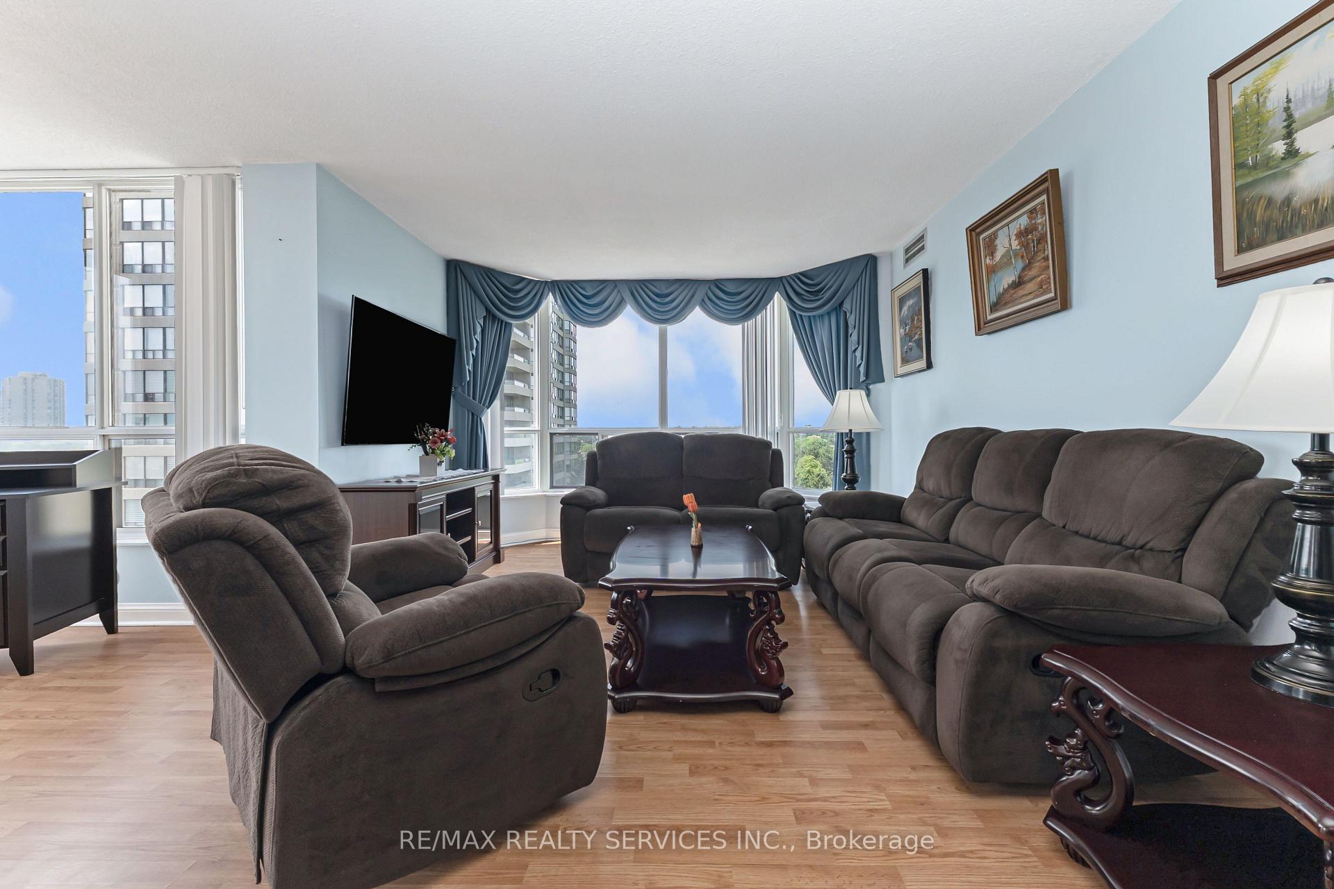 Photo 9 of Unit 709, 22 Hanover Road, Brampton, Queen Street Corridor — HOMEH