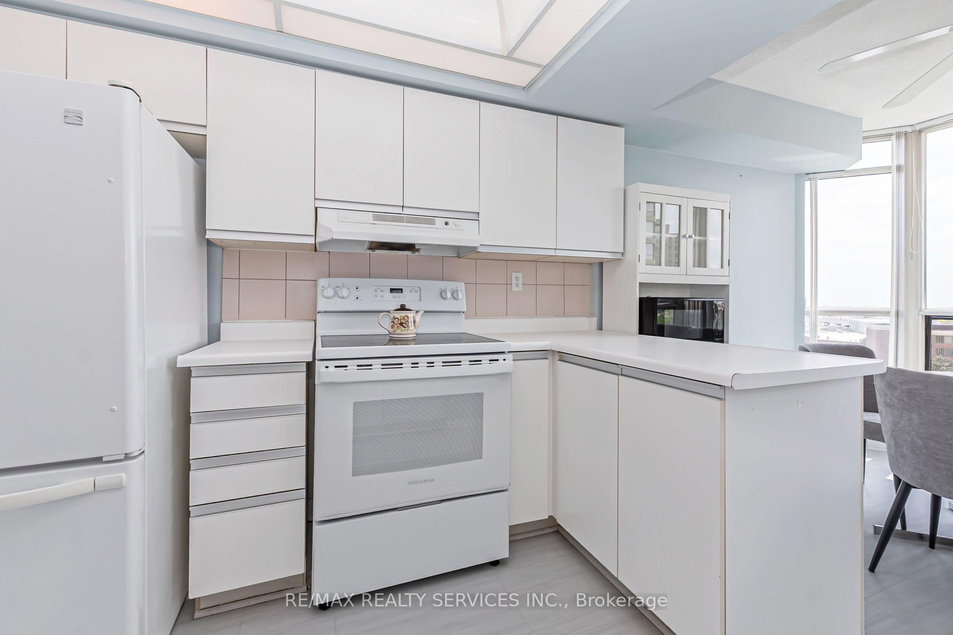Photo 17 of Unit 709, 22 Hanover Road, Brampton, Queen Street Corridor — HOMEH