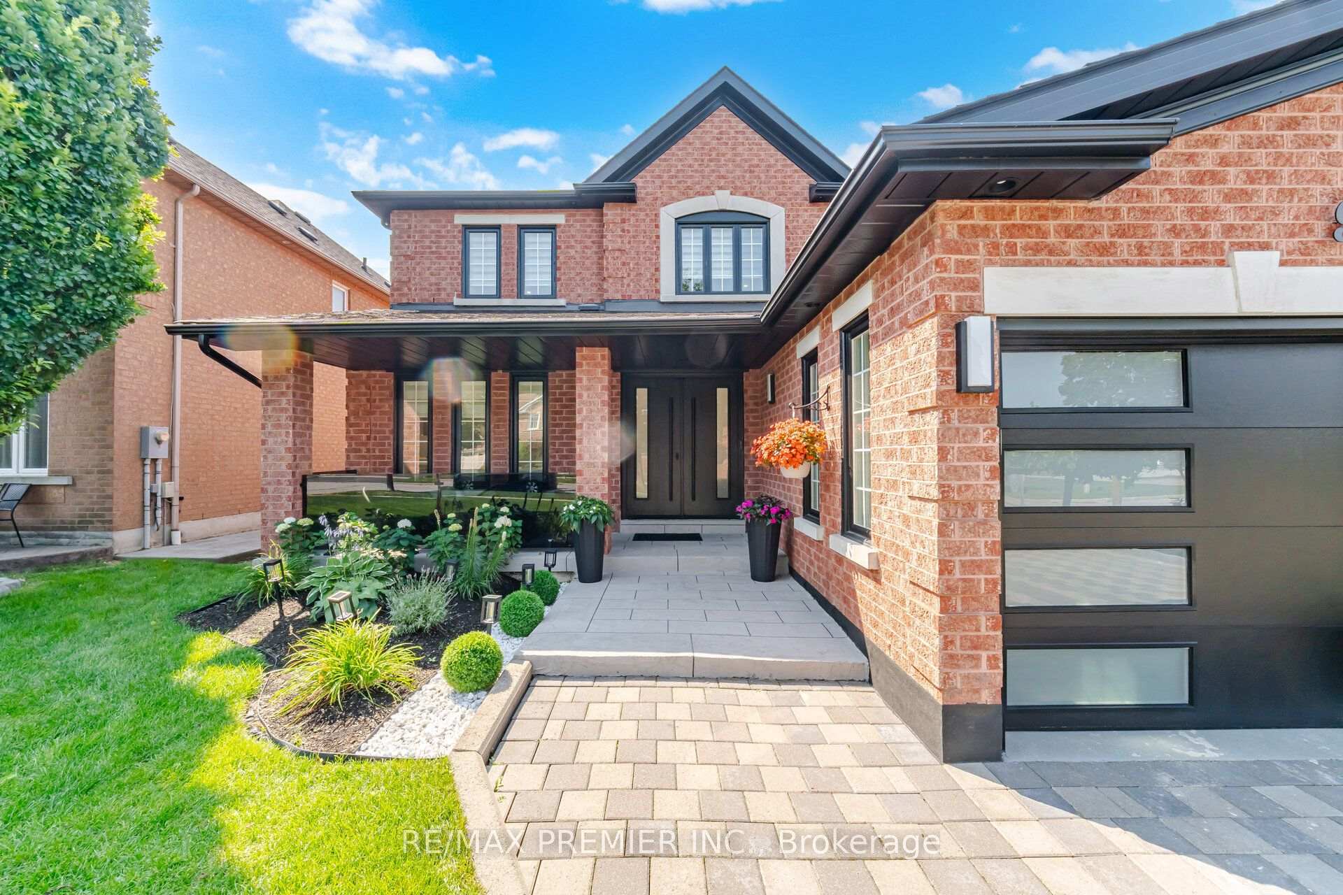 Photo 4 of 95 Hudson Drive, Vaughan, Maple — HOMEH