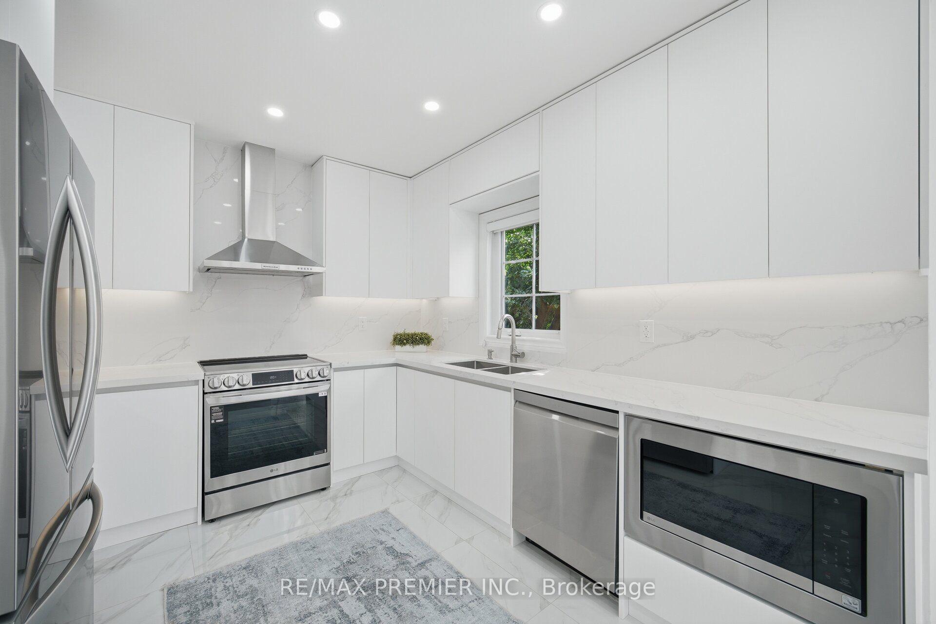 Photo 12 of 95 Hudson Drive, Vaughan, Maple — HOMEH