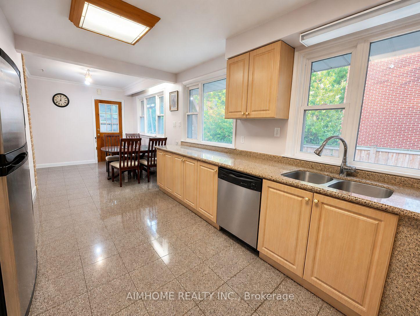 Photo 2 of 25 Burbank Drive, North York, Bayview Village — HOMEH