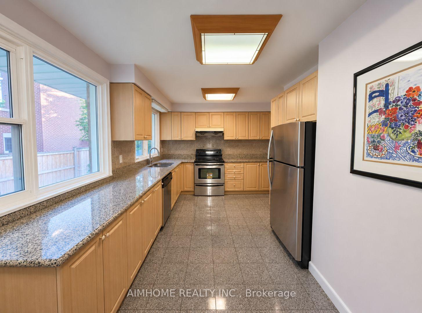 Photo 3 of 25 Burbank Drive, North York, Bayview Village — HOMEH