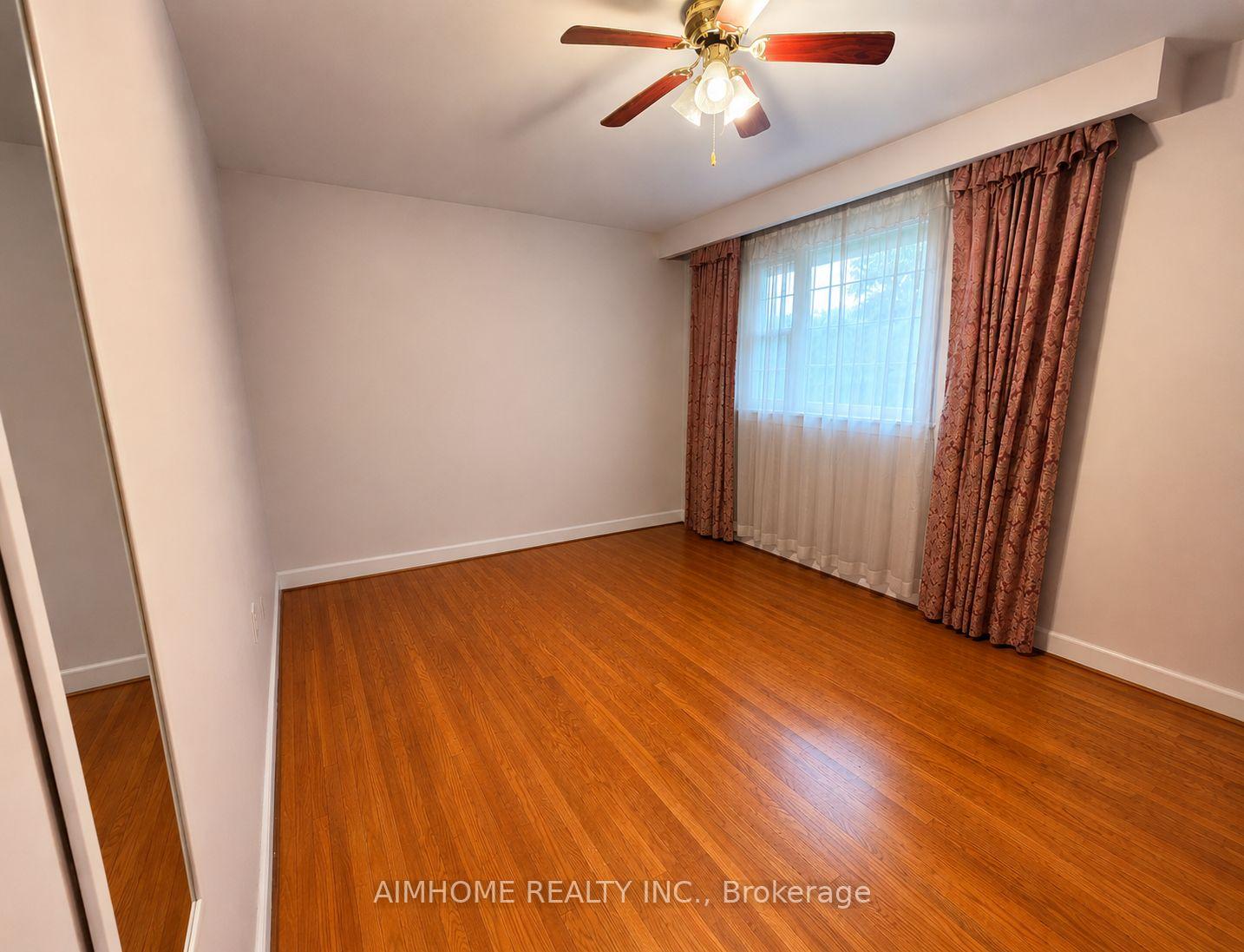 Photo 4 of 25 Burbank Drive, North York, Bayview Village — HOMEH