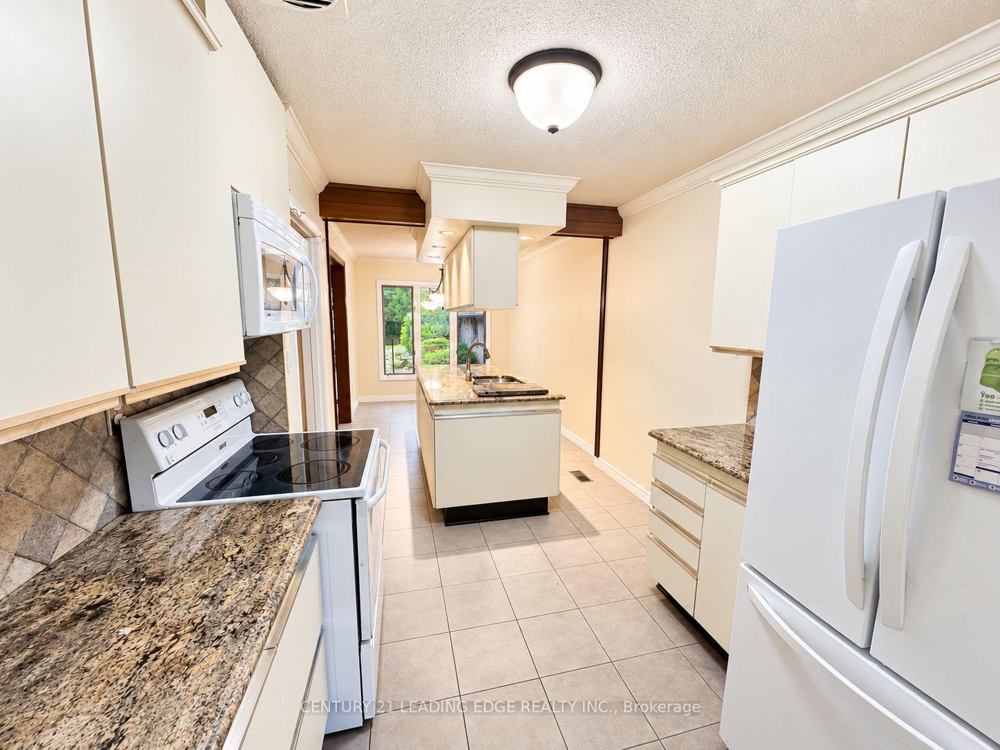 Photo 5 of 1275 Parkview Avenue, Windsor, Riverside - Windsor — HOMEH
