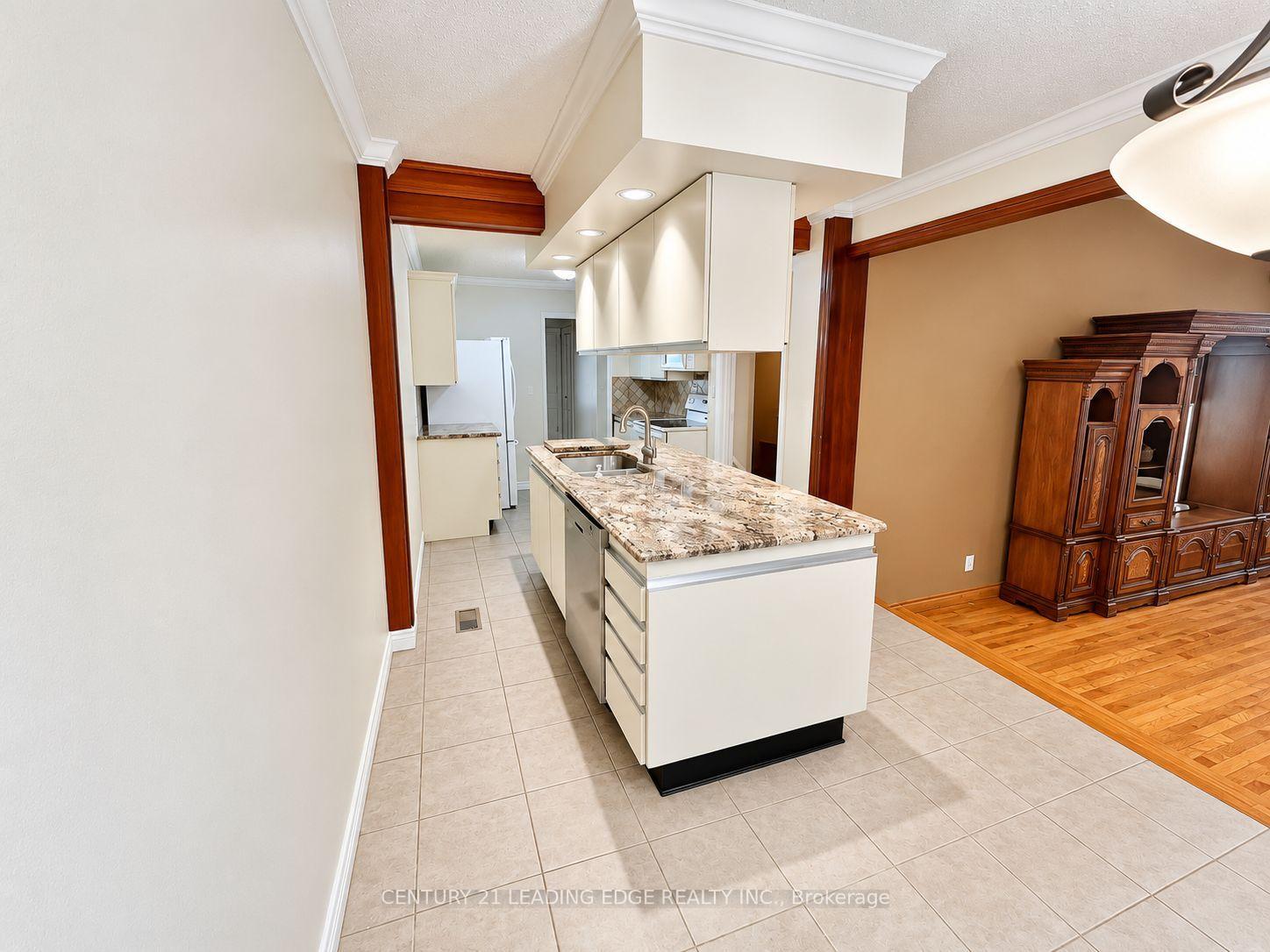 Photo 7 of 1275 Parkview Avenue, Windsor, Riverside - Windsor — HOMEH