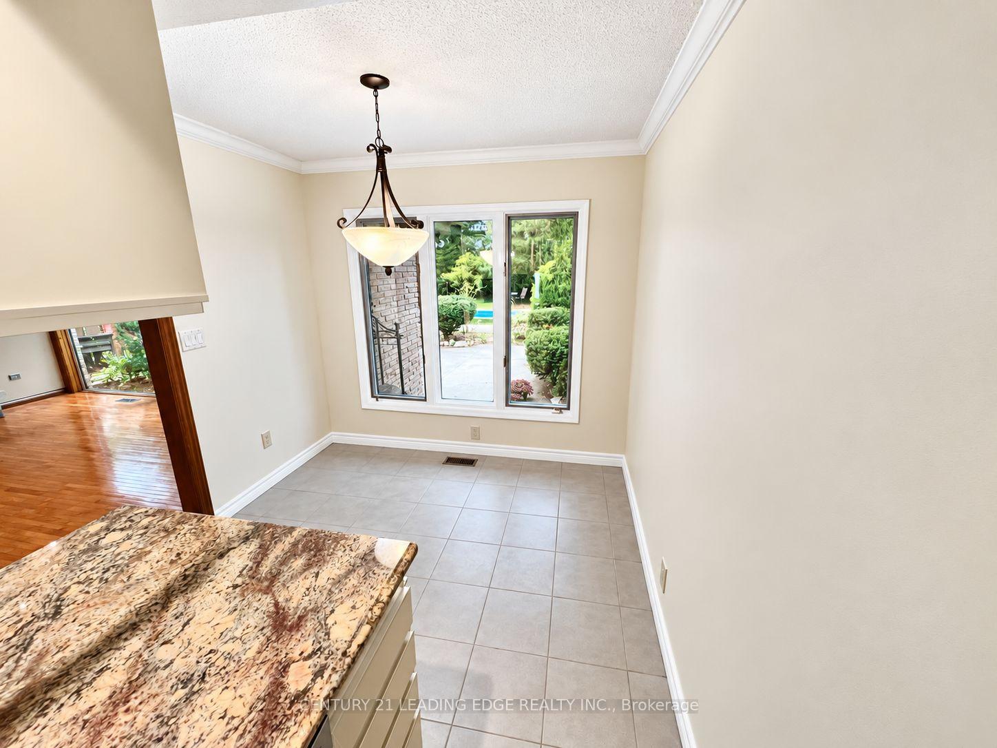 Photo 8 of 1275 Parkview Avenue, Windsor, Riverside - Windsor — HOMEH