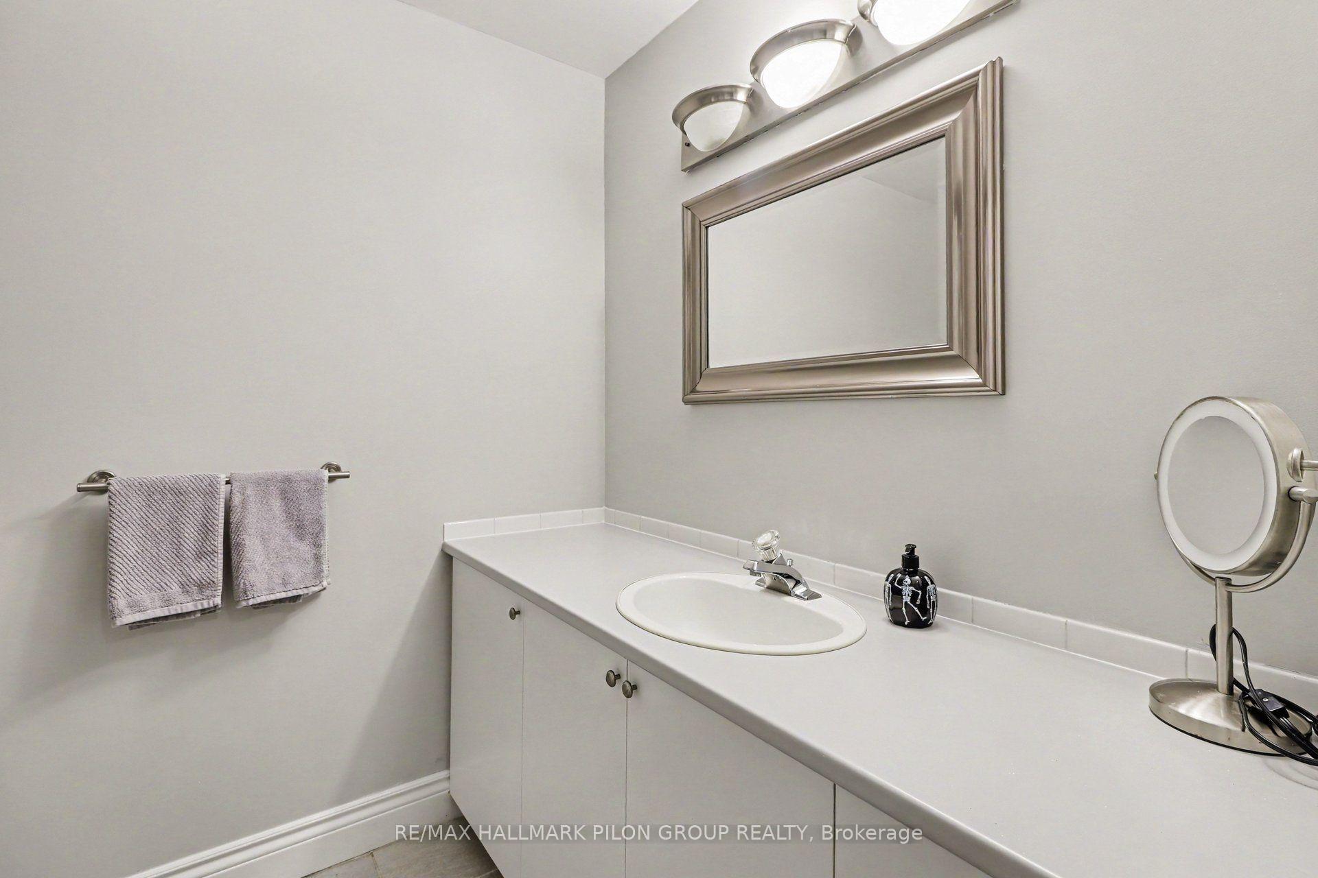 Photo 11 of 6154 Red Willow Drive, Ottawa, Chapel Hill — HOMEH
