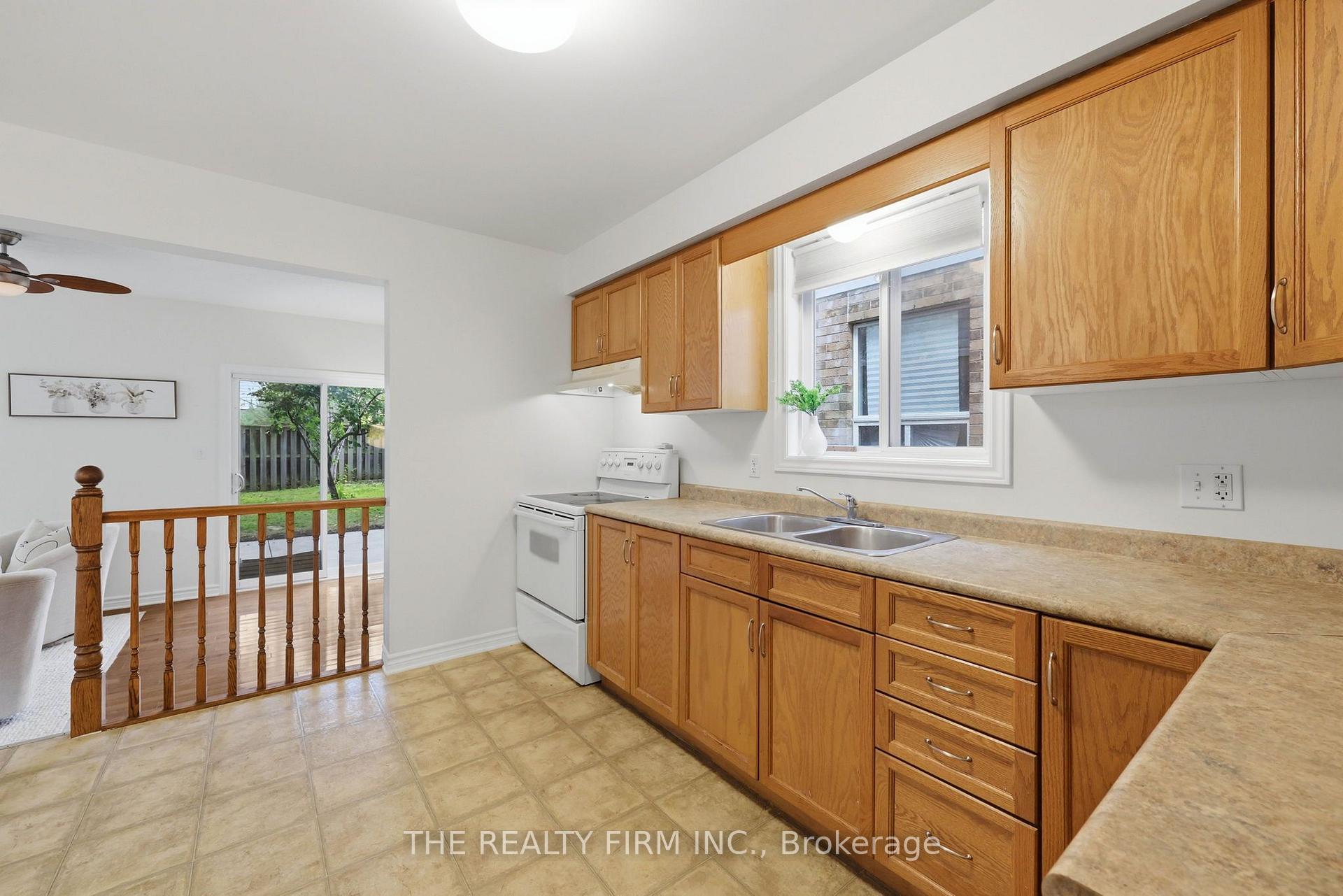 Photo 13 of 833 Capulet Lane, London, North M — HOMEH