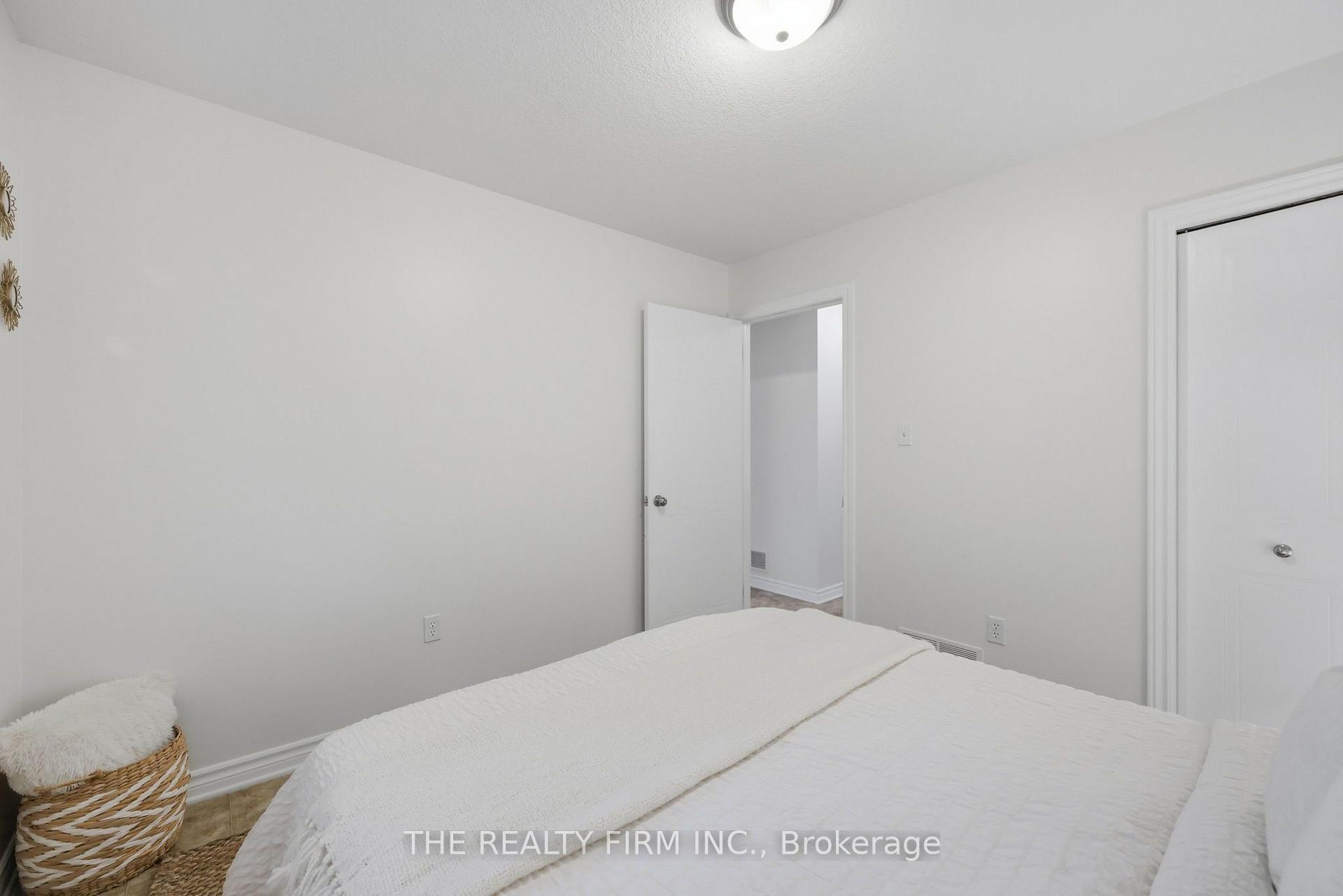 Photo 32 of 833 Capulet Lane, London, North M — HOMEH