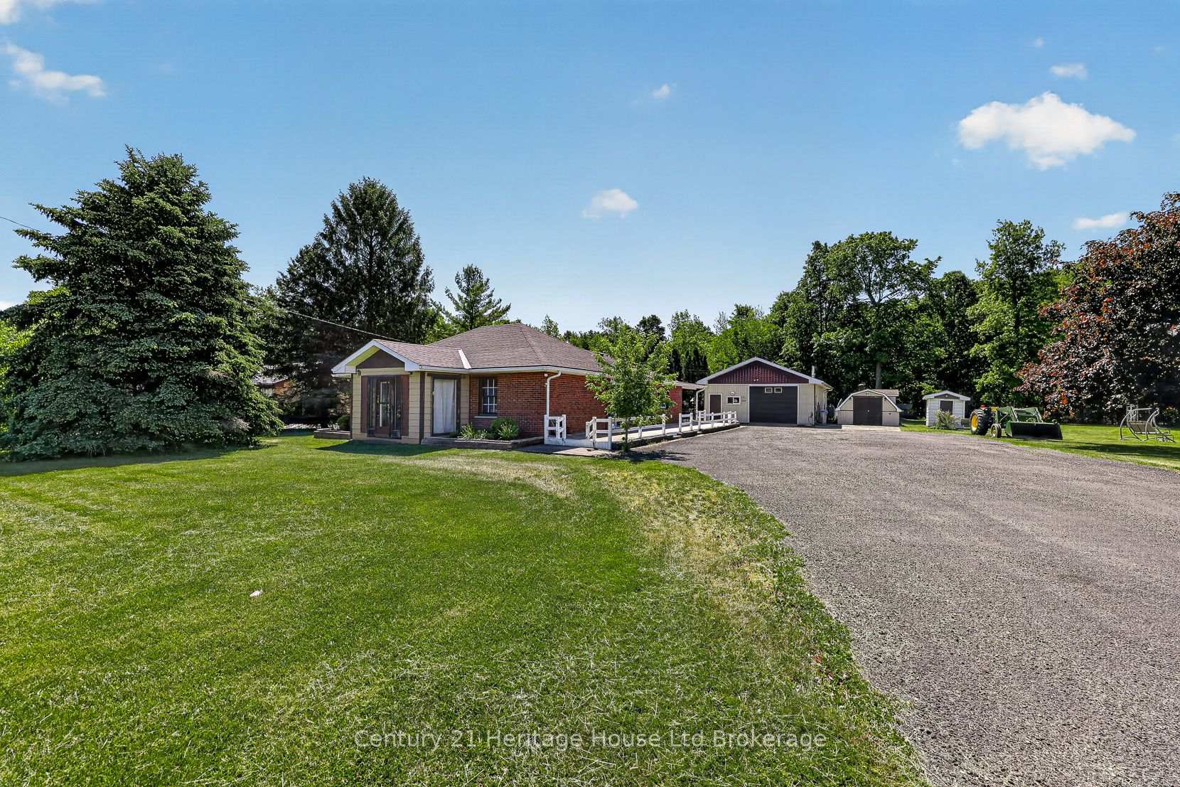 Photo of 15067 Elginfield Road