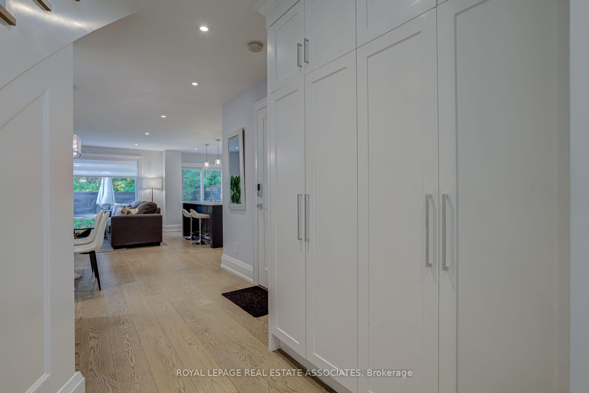 Photo 6 of 889 Sweetwater Crescent, Mississauga, Lorne Park — HOMEH