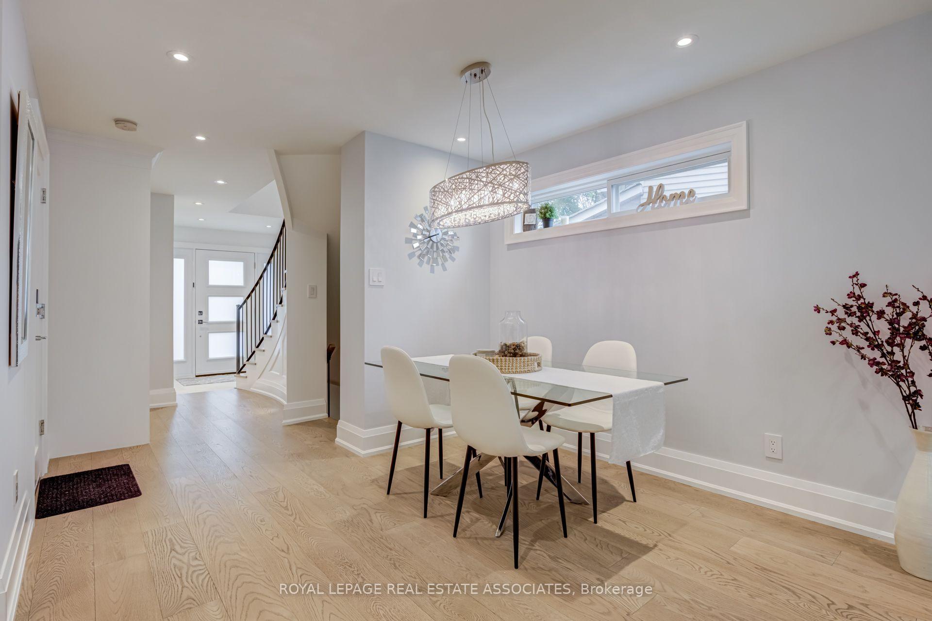 Photo 7 of 889 Sweetwater Crescent, Mississauga, Lorne Park — HOMEH