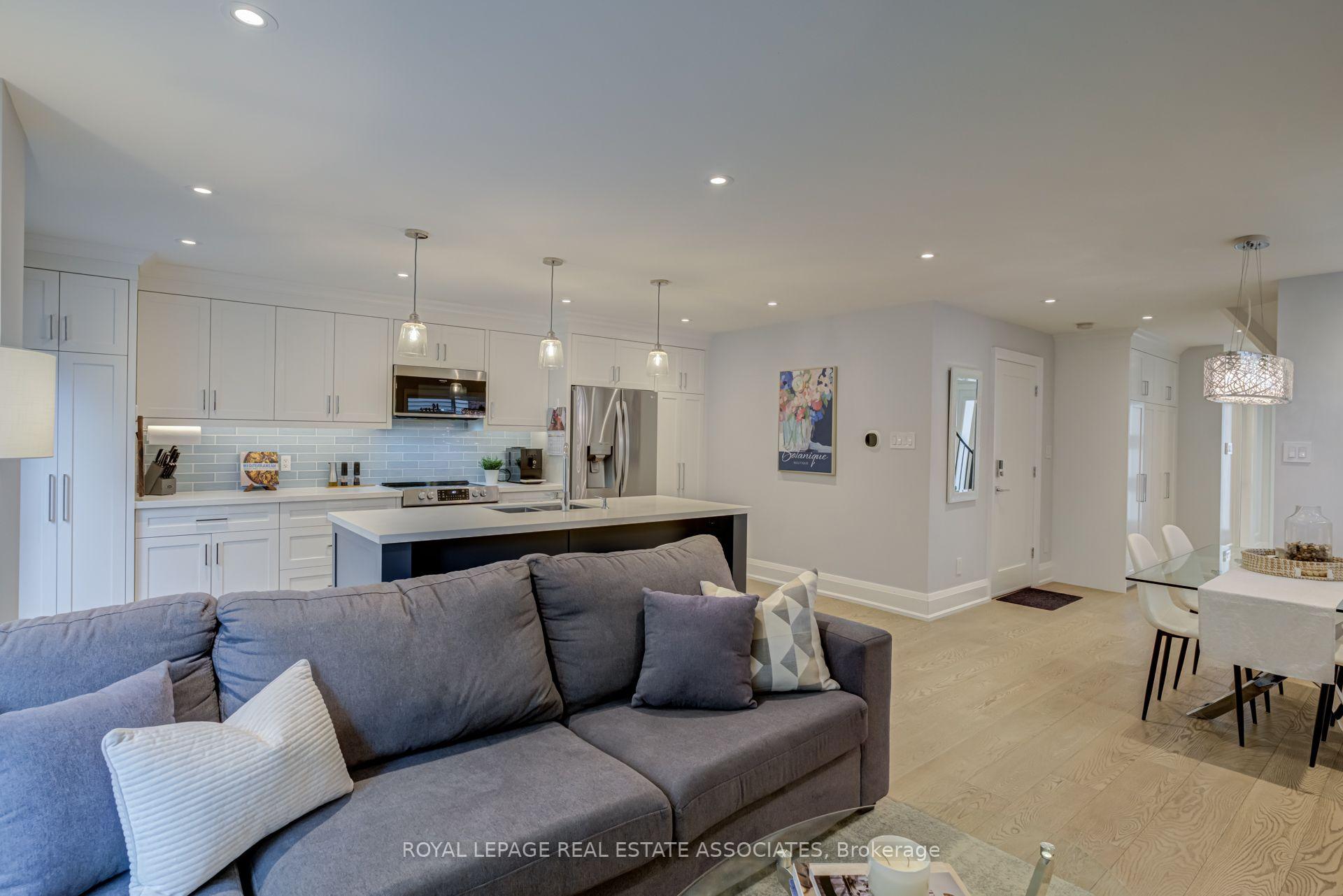 Photo 15 of 889 Sweetwater Crescent, Mississauga, Lorne Park — HOMEH