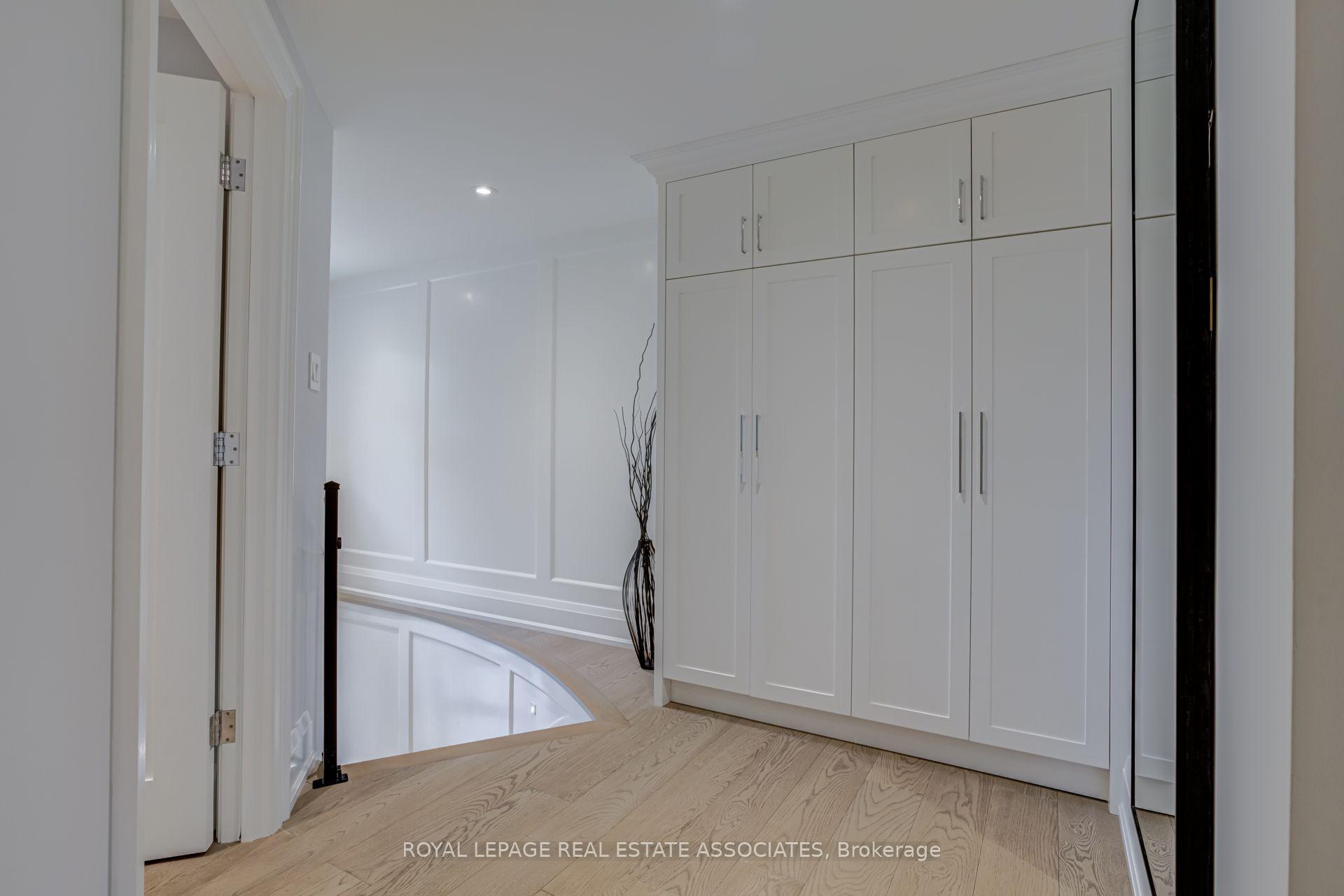 Photo 18 of 889 Sweetwater Crescent, Mississauga, Lorne Park — HOMEH