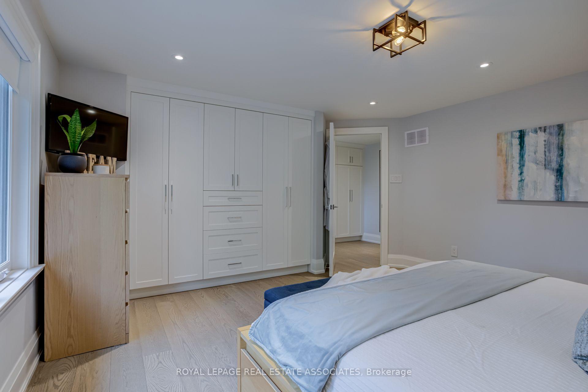 Photo 21 of 889 Sweetwater Crescent, Mississauga, Lorne Park — HOMEH