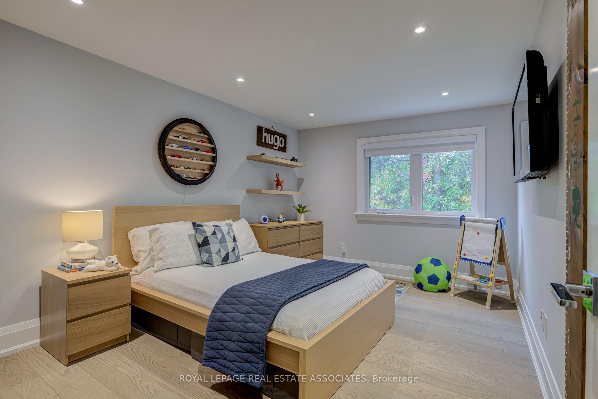 Photo 22 of 889 Sweetwater Crescent, Mississauga, Lorne Park — HOMEH