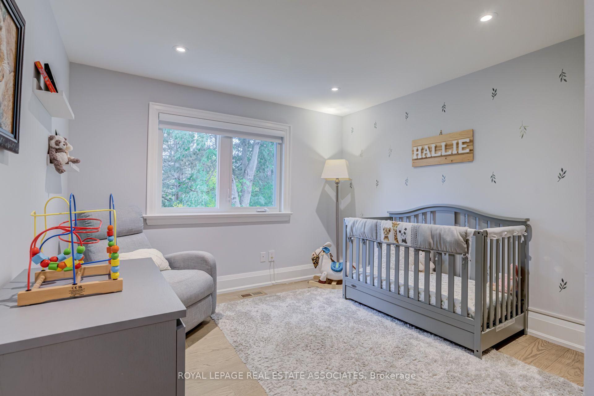 Photo 24 of 889 Sweetwater Crescent, Mississauga, Lorne Park — HOMEH