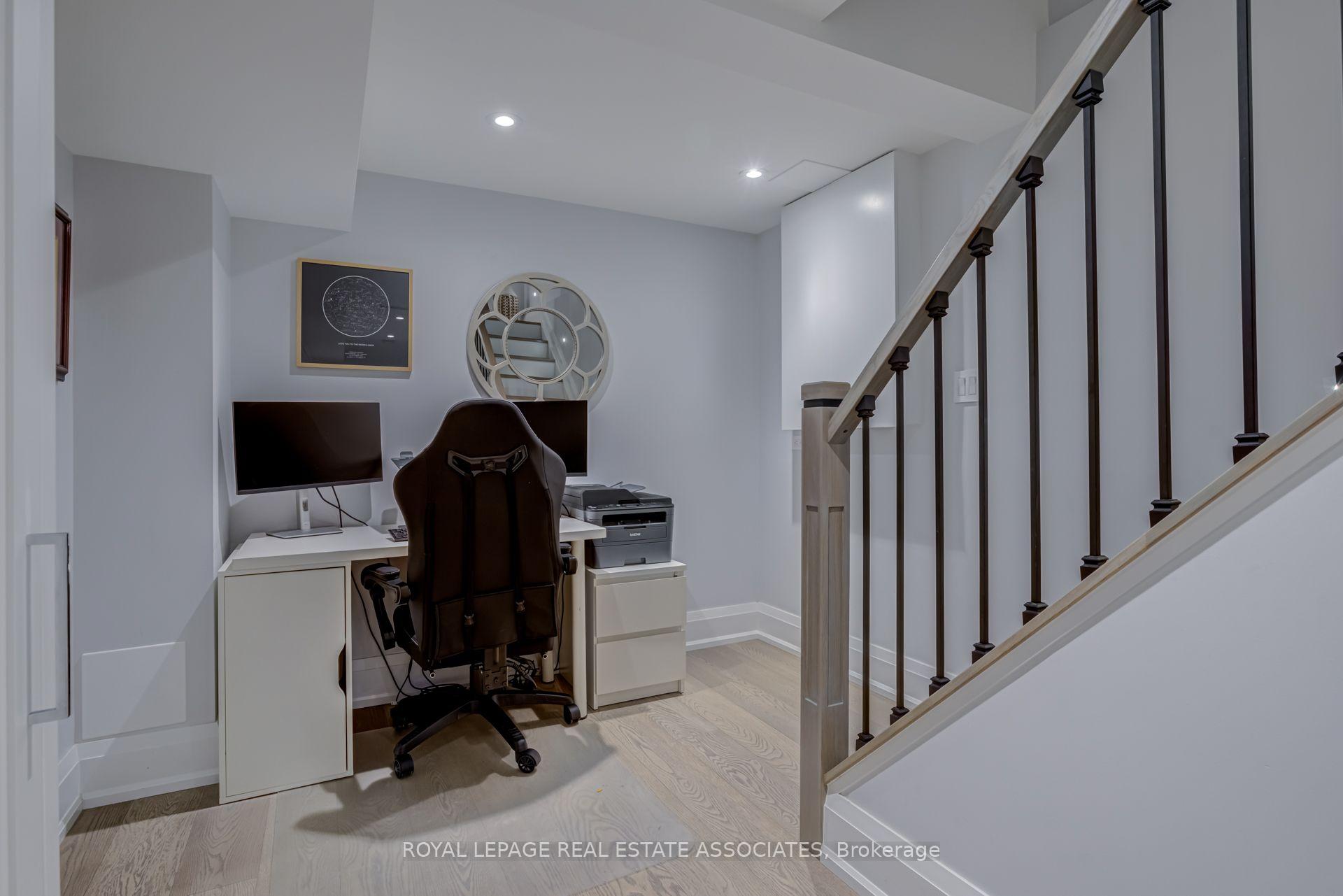 Photo 28 of 889 Sweetwater Crescent, Mississauga, Lorne Park — HOMEH