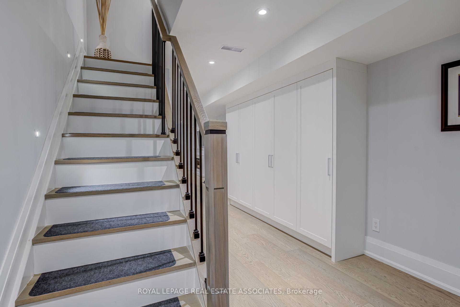 Photo 29 of 889 Sweetwater Crescent, Mississauga, Lorne Park — HOMEH