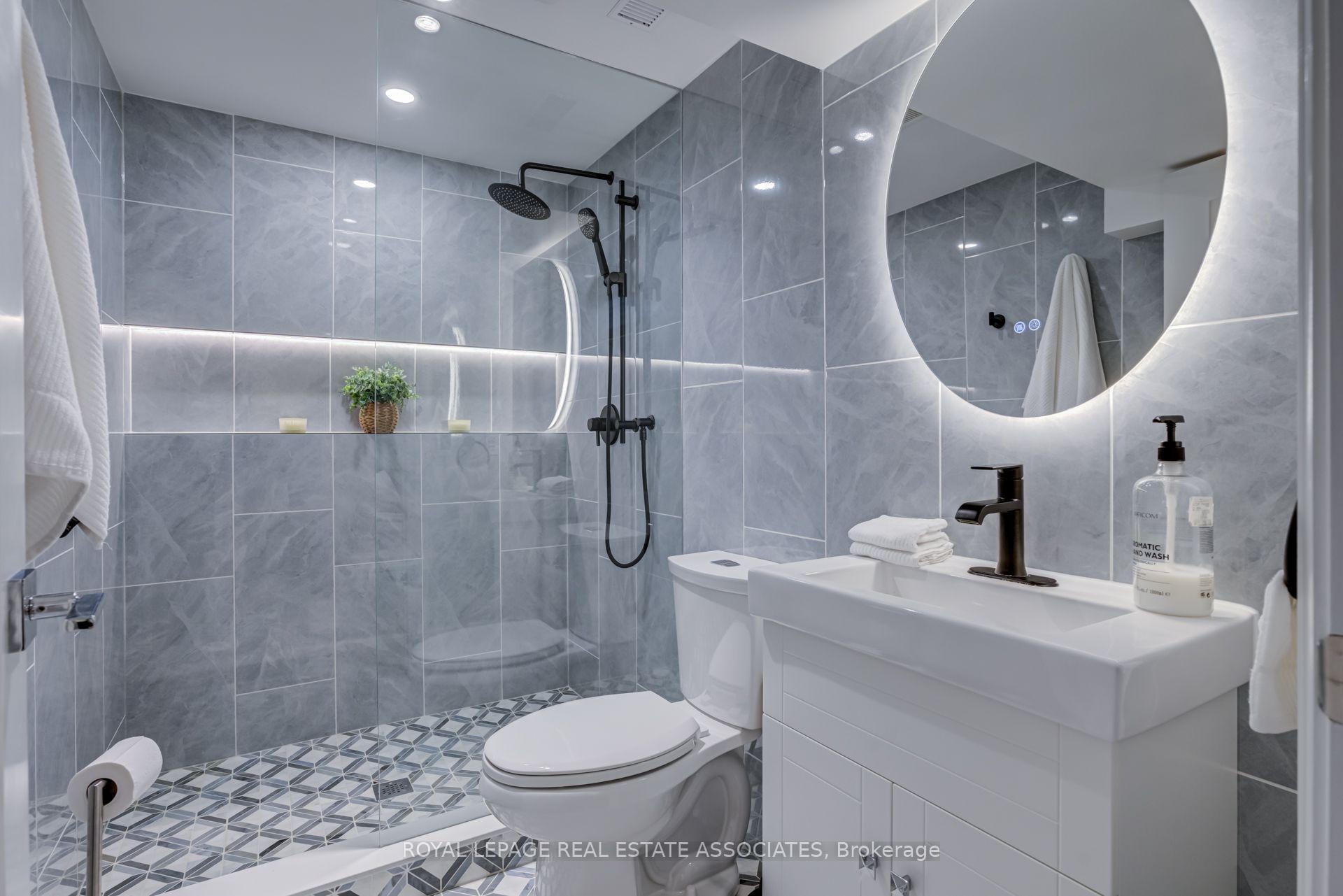 Photo 33 of 889 Sweetwater Crescent, Mississauga, Lorne Park — HOMEH