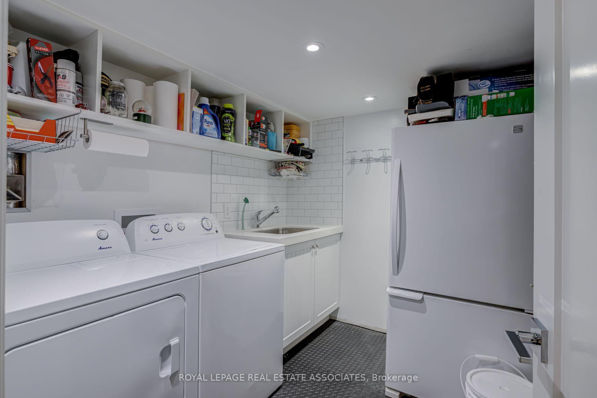 Photo 34 of 889 Sweetwater Crescent, Mississauga, Lorne Park — HOMEH
