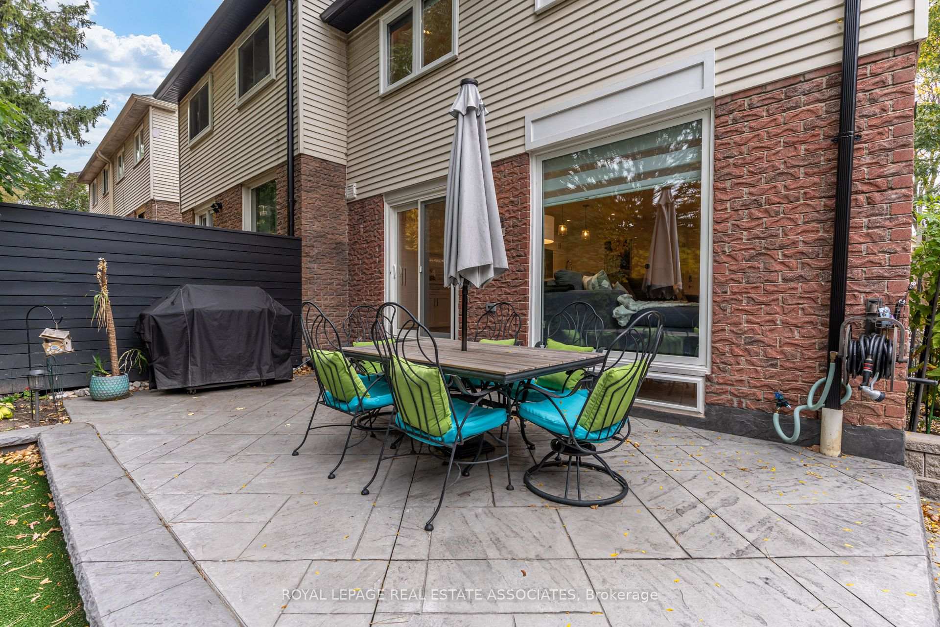 Photo 36 of 889 Sweetwater Crescent, Mississauga, Lorne Park — HOMEH