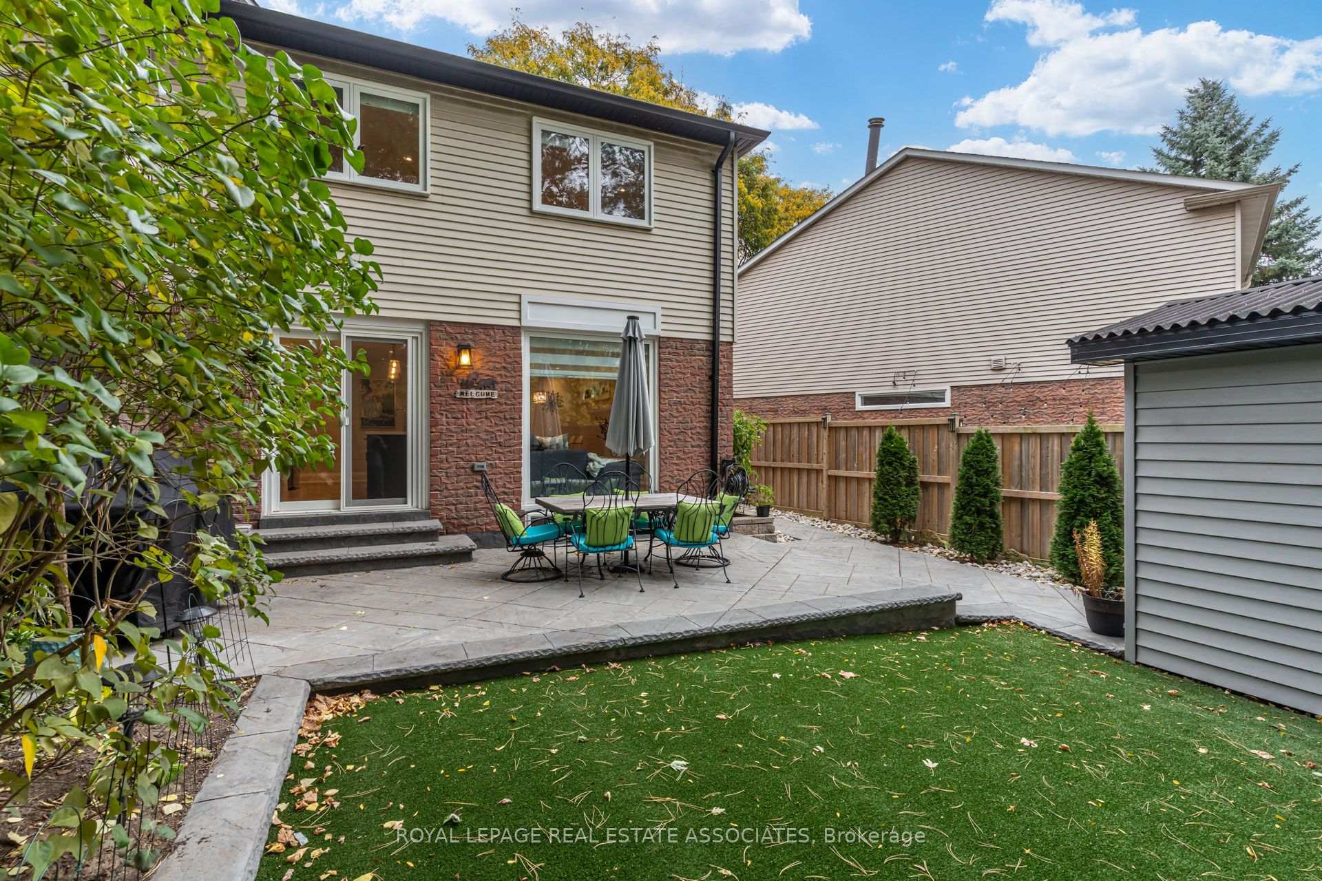Photo 40 of 889 Sweetwater Crescent, Mississauga, Lorne Park — HOMEH