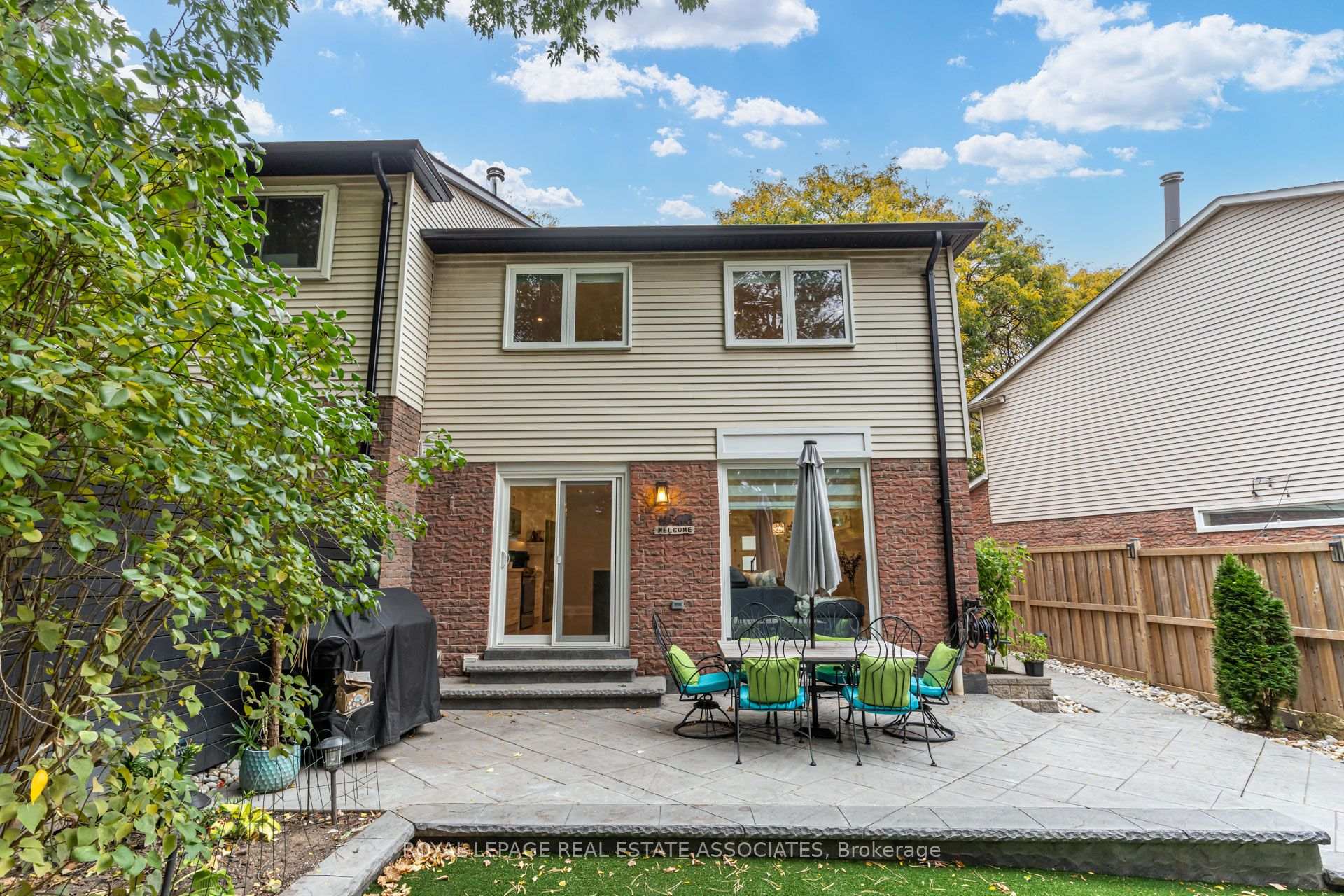 Photo 41 of 889 Sweetwater Crescent, Mississauga, Lorne Park — HOMEH