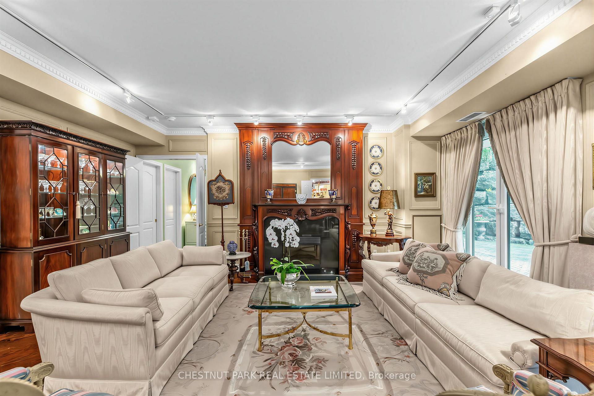 Photo 6 of Unit 102, 11 William Carson Crescent, North York, St. Andrew-Windfields — HOMEH
