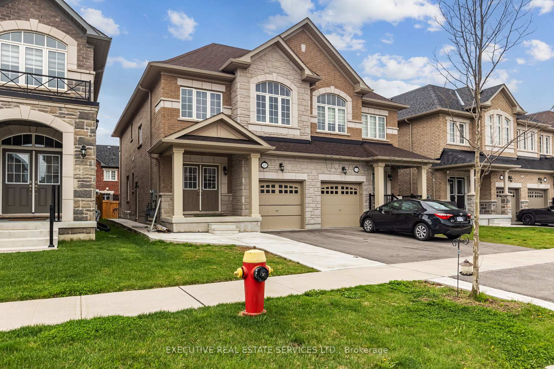 Photo 5 of 105 Branigan Crescent, Halton Hills, Georgetown — HOMEH