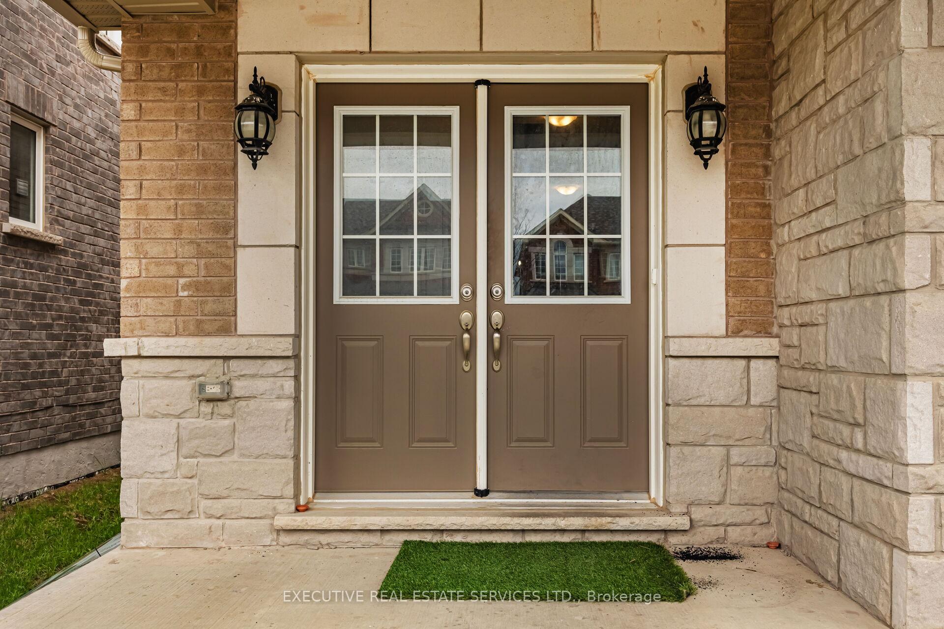 Photo 7 of 105 Branigan Crescent, Halton Hills, Georgetown — HOMEH